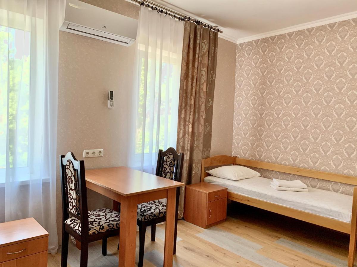 Мини-гостиница Три Коня Переяслав-Хмельницкий Экстерьер фото